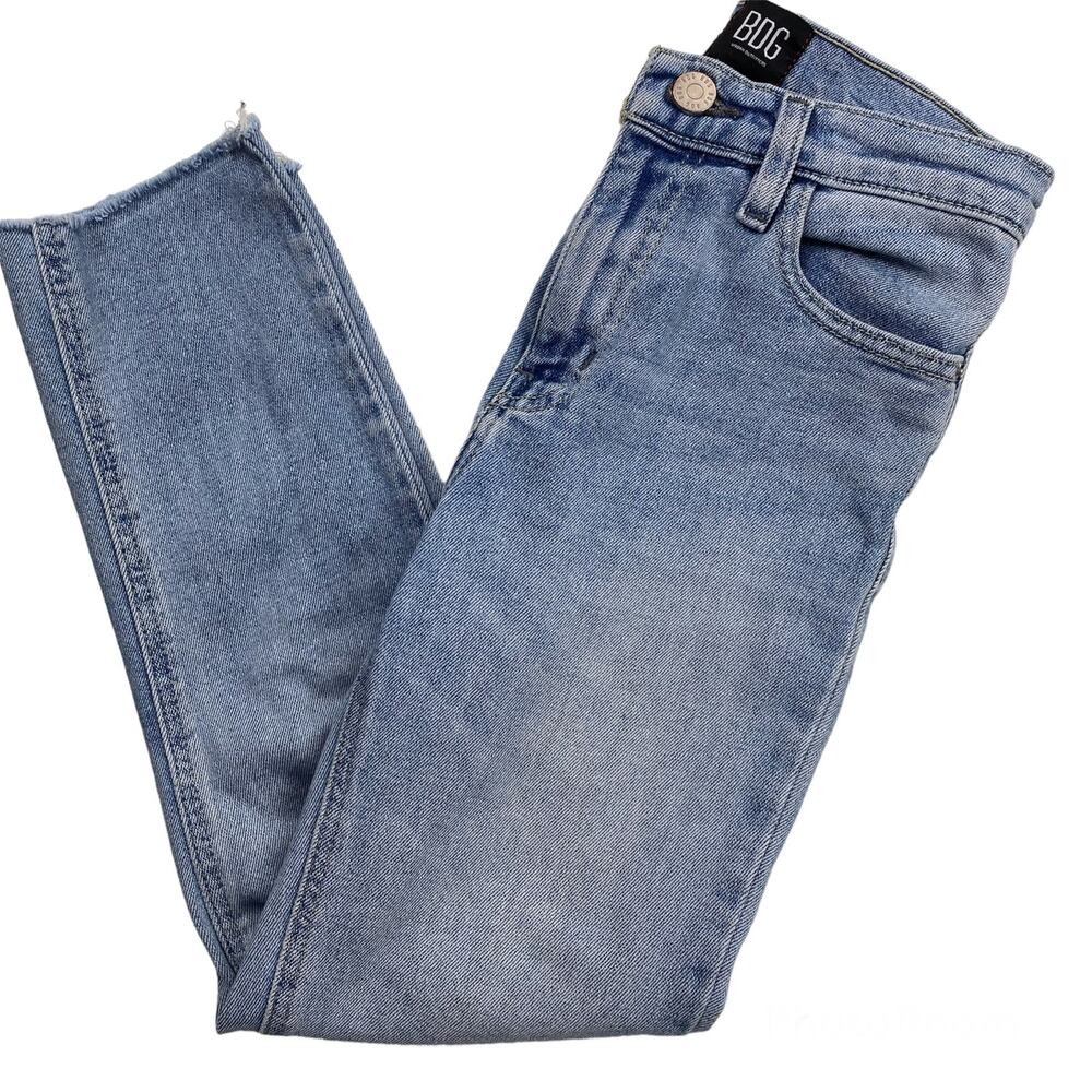 BDG Girlfriend High Rise Jeans Cropped Light Wash Urban Outfitters Women 24